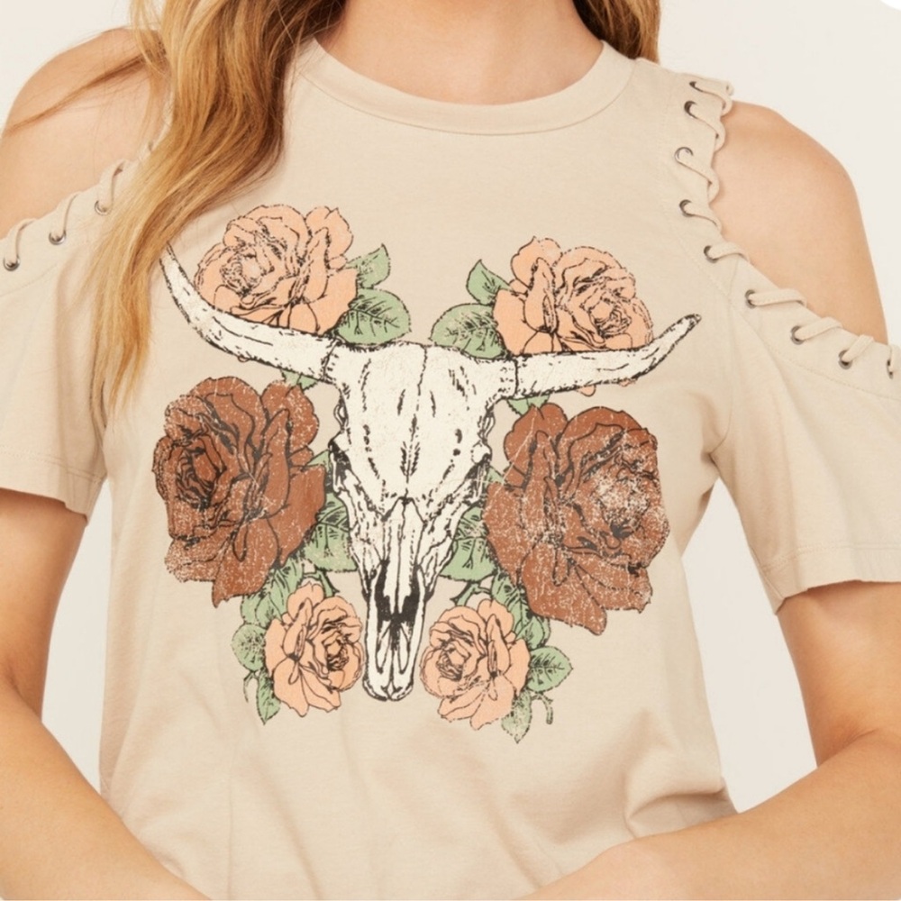 Shyanne Women's Cold Shoulder Steerhead Graphic Tee.
